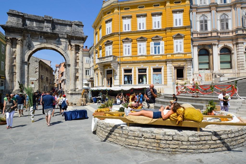 6 Pula